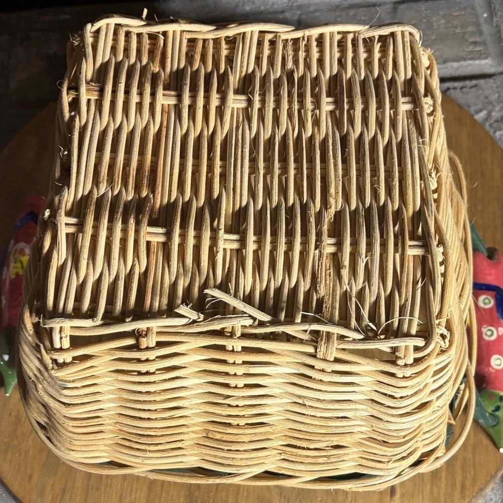 Fish Basket Wicker Ceramic Handles Nautical Beach Cottage Bread Square Lot (2)‎